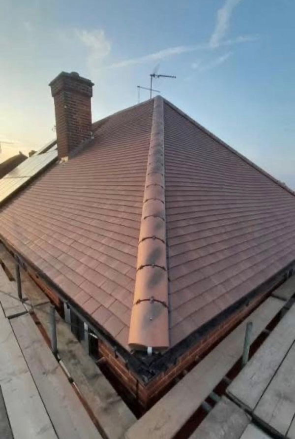 New roof with dry verge detailing in Leicestershire