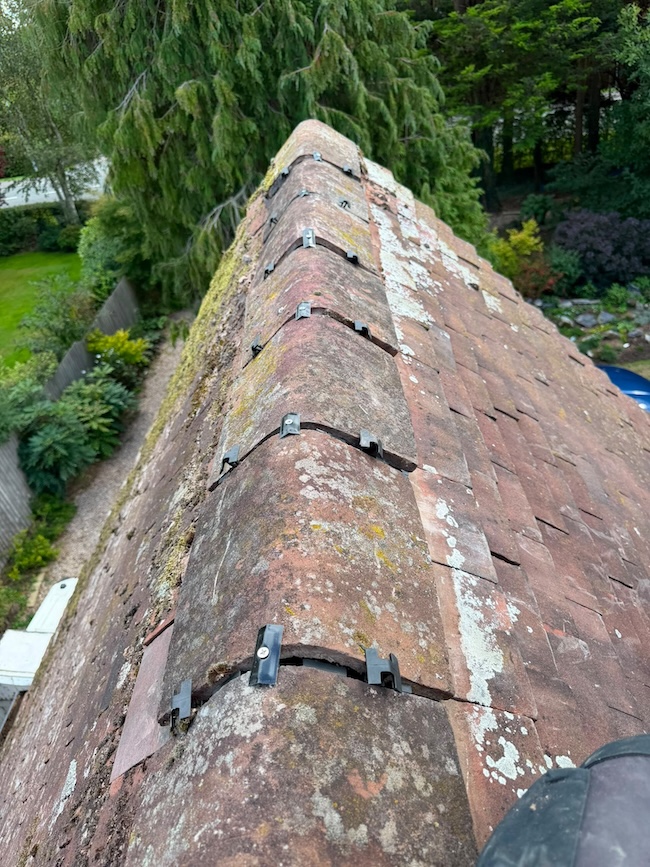 Original ridge detail before dry ridge repair in Cosby, Leicestershire